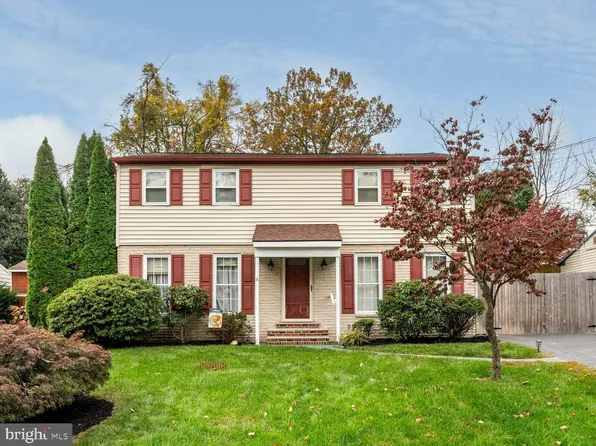 703 Oxford Ln, Wallingford, PA 19086