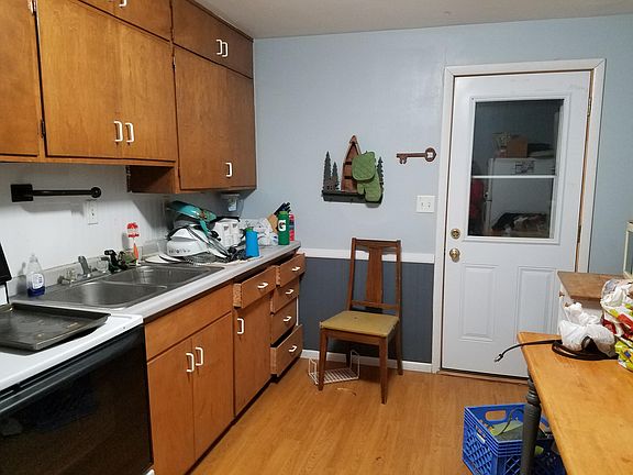 4th image of 820 Hawthorne St