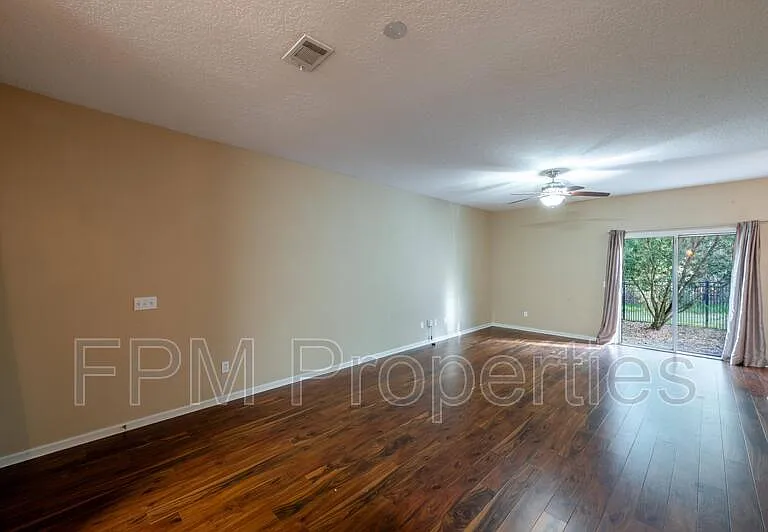 807 Scrub Jay Dr — Photo 10