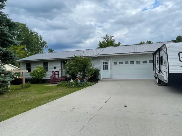 107 Ferris St, Houghton Lake Heights, MI 48630