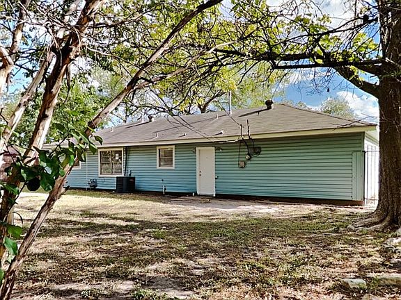 2nd image of 2103 Theresa St
