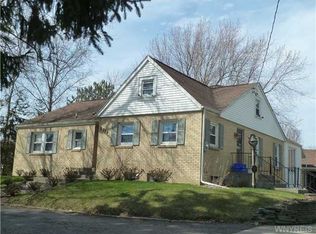 5774 Berg Rd, Buffalo, NY 14218