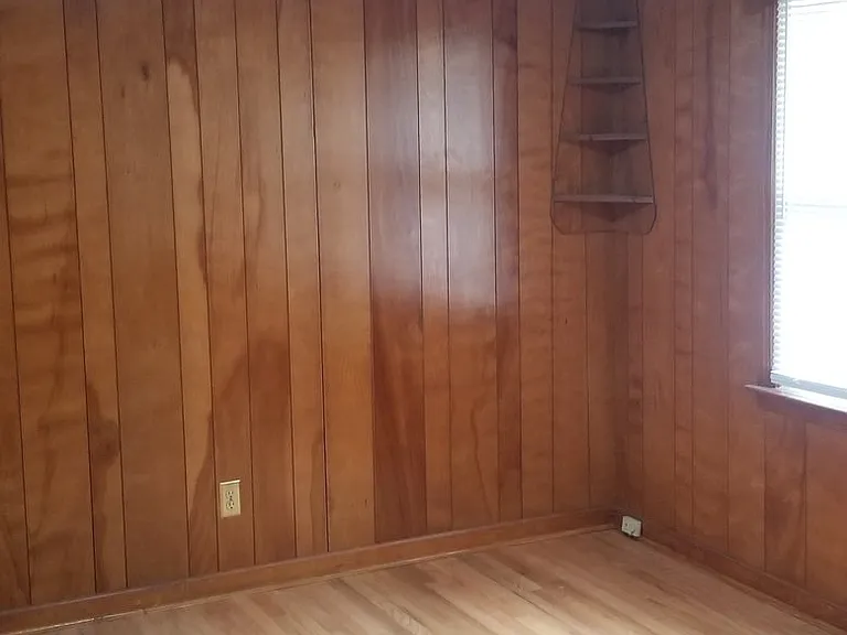 1439 Allen St — Photo 14