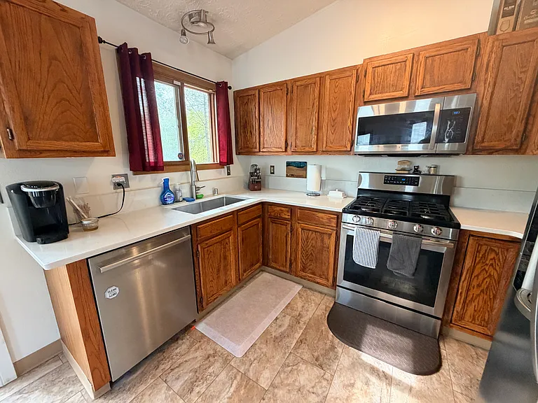 6750 Reedyke Cir — Photo 31