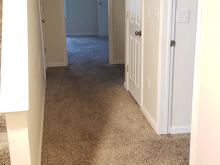 836 W Locust St — Photo 6