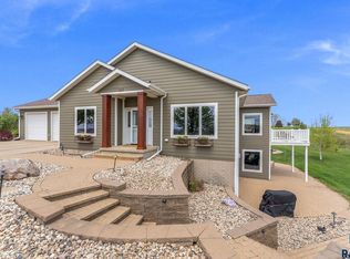 48290 Hiawatha Pl, Canton, SD 57013