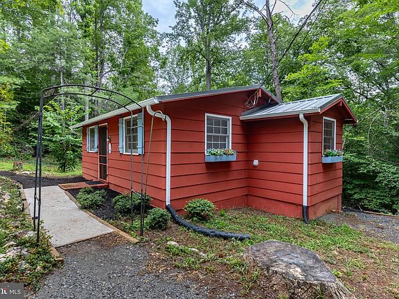 3rd image of 258 Laurel Dr