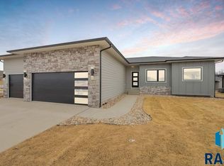 1512 S Kathryn Ave, Sioux Falls, SD 57106