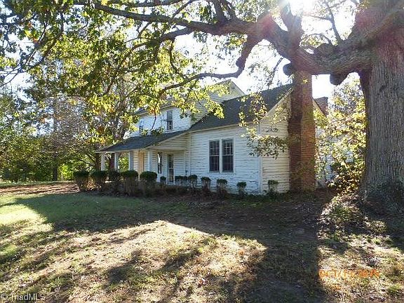 2nd image of 2365 Hilltop Dr