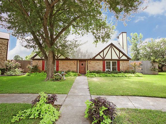 2nd image of 2302 Sweetbriar Ct