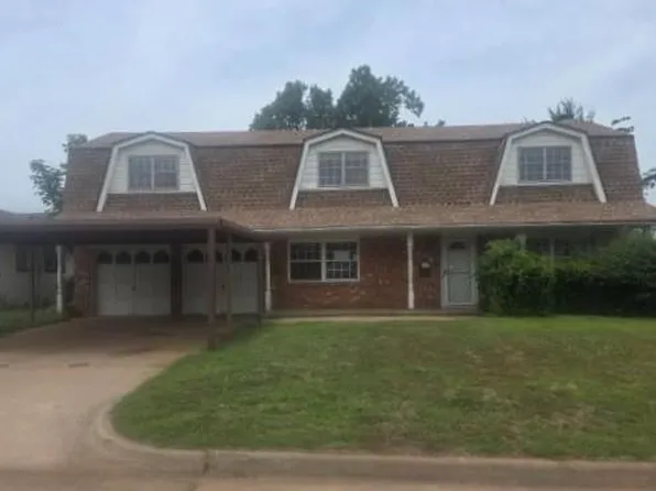 229 Randall Dr, Midwest City, OK 73110