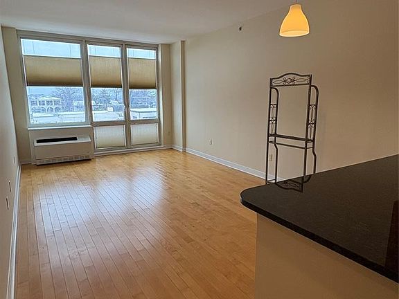 2nd image of 600 12th St APT 607