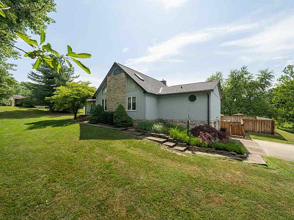 3rd image of 10337 Killarney Dr