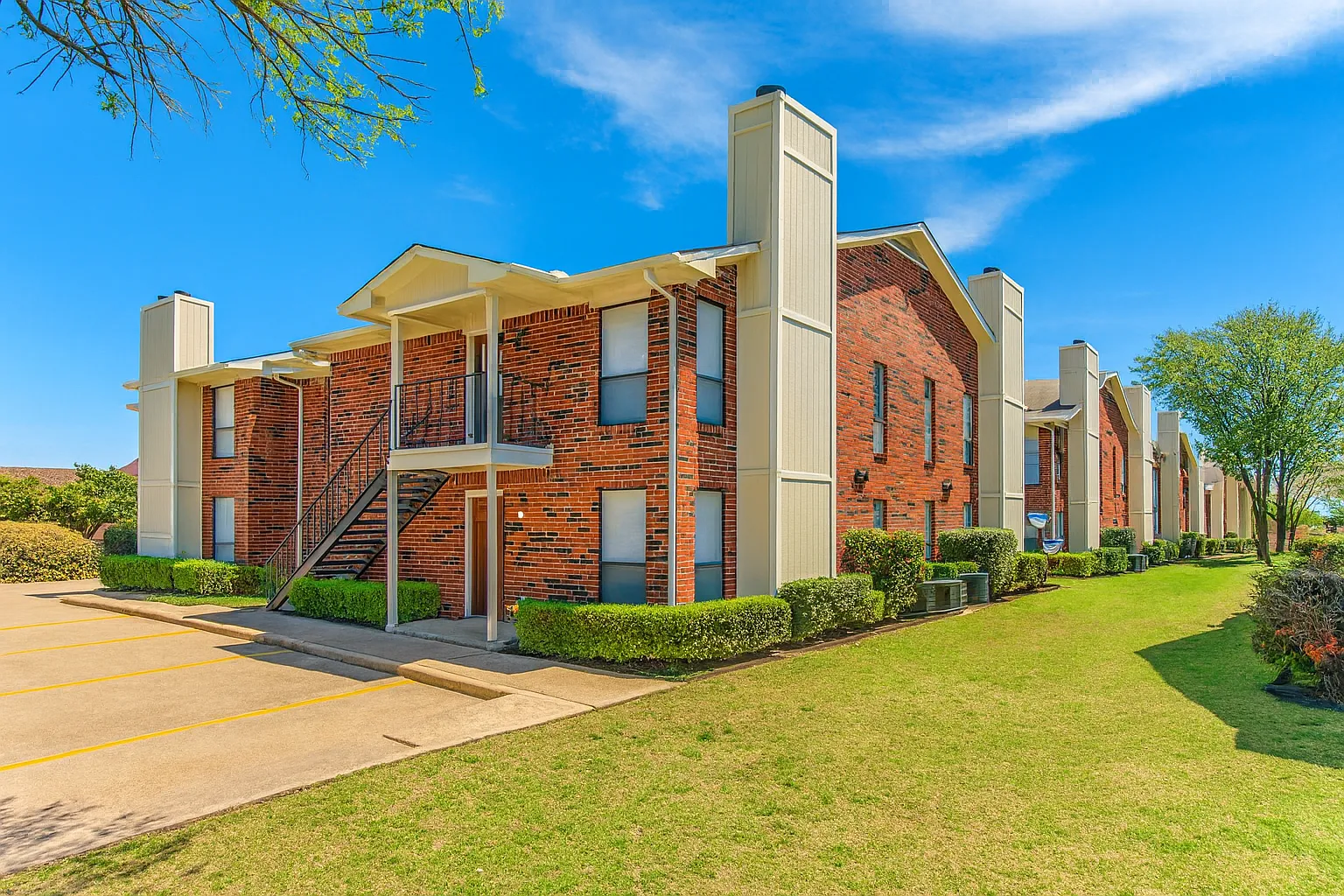 Dove Hollow Apartments — Photo 1