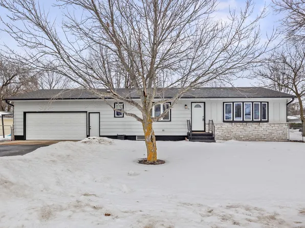 26 4th Ave SE, Saint Joseph, MN 56374