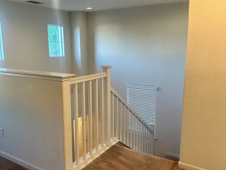 1635 Courtyard Dr — Photo 9