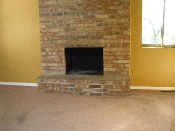 4th image of 1724 E 97th St