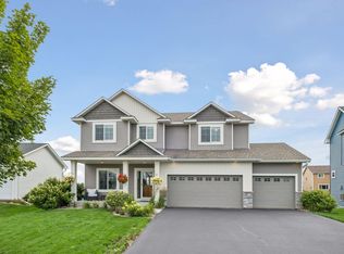 3212 Linden Ln N, Lake Elmo, MN 55042