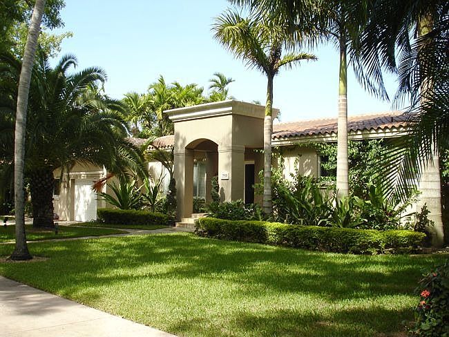 1st image of 3905 Monserrate St