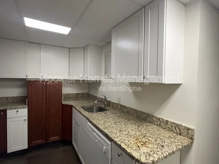 770 E 61st St #7 — Photo 6