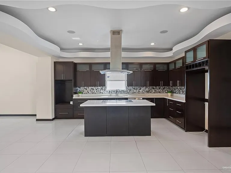 2505 May Ave — Photo 9