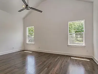 2423B Batavia St — Photo 14