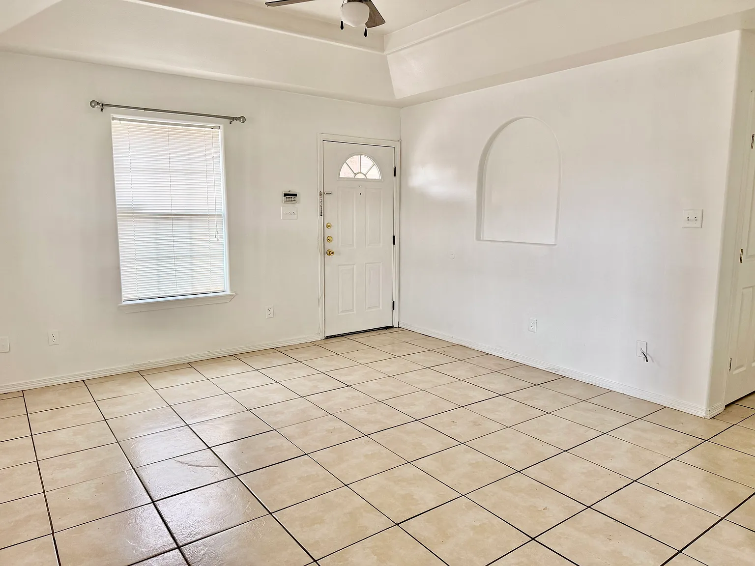 2 bed, $875 — Photo 2
