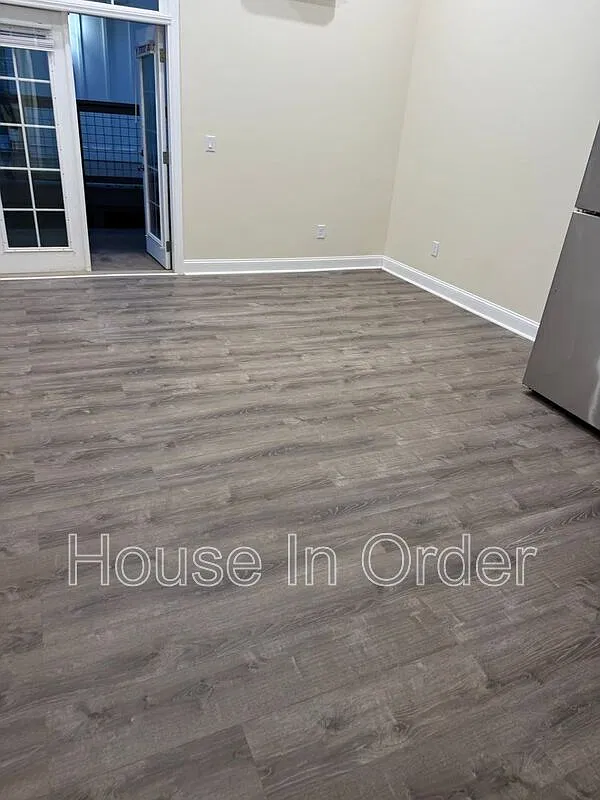 1 bed, 1.0 bath, 694 sqft, $995 — Photo 3