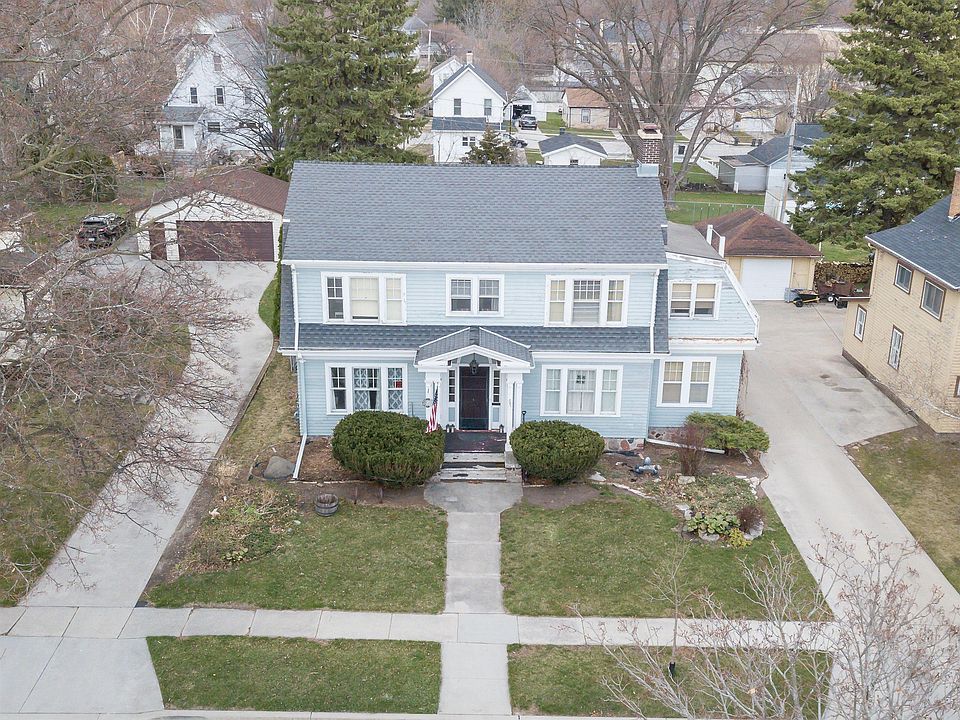 1st image of 321 N Milwaukee St