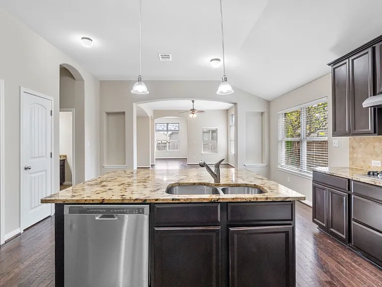 2923 Bluffstone Dr — Photo 20