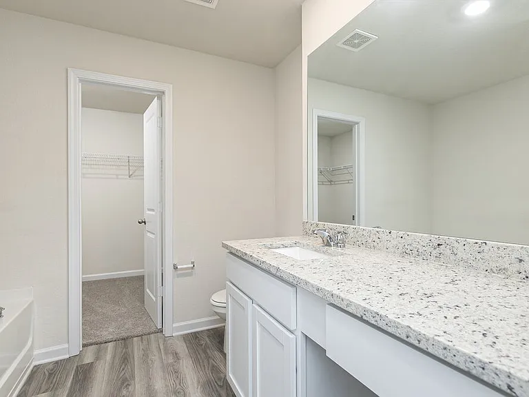 723 Berkeley Dr — Photo 17