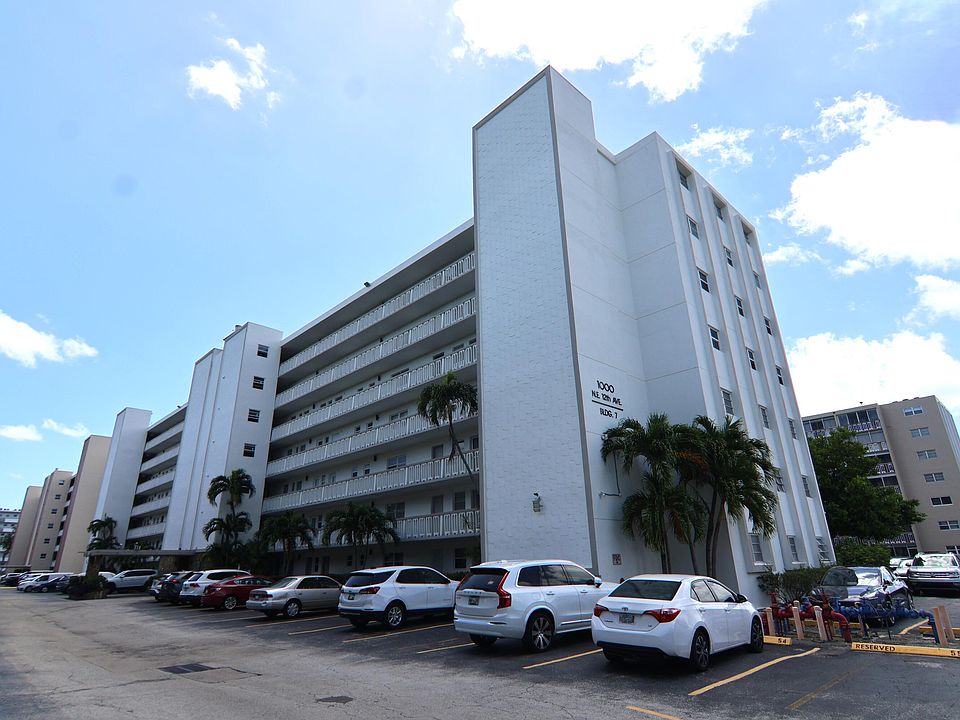 1st image of 1000 NE 12th Avenue #106