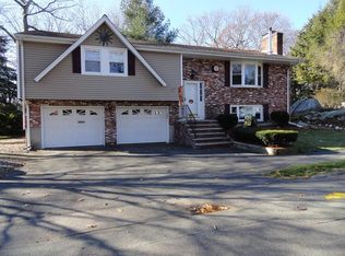 2 Fieldstone Dr, Stoneham, MA 02180