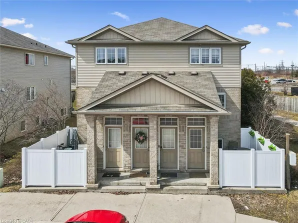 240 Westmeadow Dr #1D, Kitchener, ON N2N 0A1