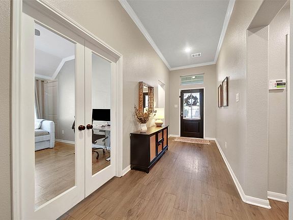 4th image of 31207 White Cypress Ln