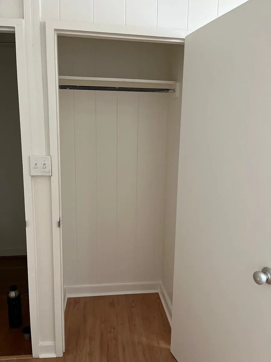 Building Photo - 556 Kamoku St #3