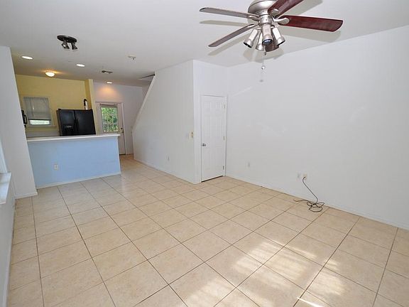 4th image of 3635 Louisa St