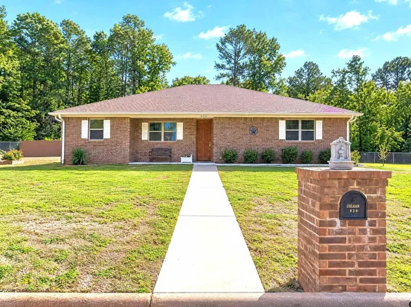 920 Pinecove St, Jacksonville, TX 75766