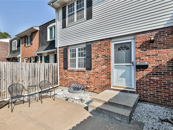 8614 W 84th St, Overland Park, KS 66212