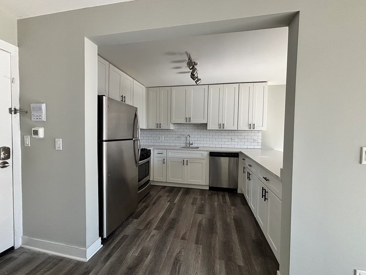 800 Graceland Ave — Photo 3