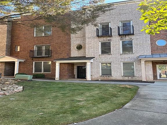 2nd image of 772 Liberty Commons Dr NW