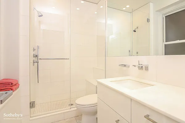 Sold by Sotheby's International Realty | media 14