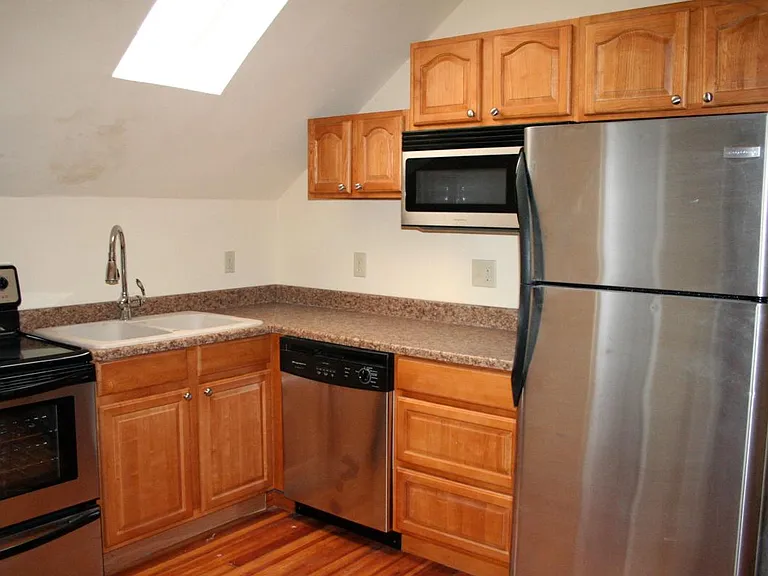 300 McGregor Ave #3 — Photo 9