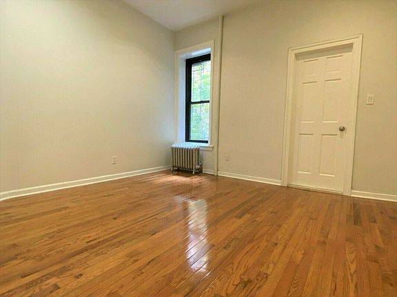 5th image of 901 Washington Ave APT 1L