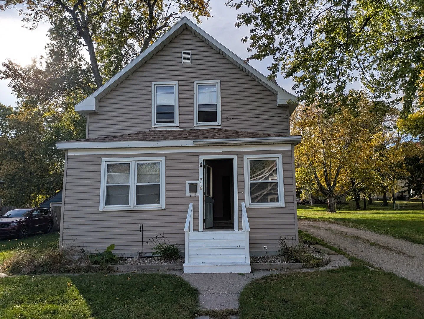 3-1.5 house with shed and deck — Photo 2