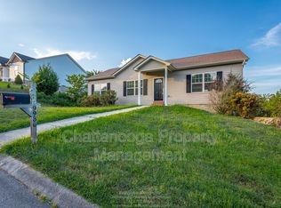 9936 Falcon Crest Dr, Ooltewah, TN 37363