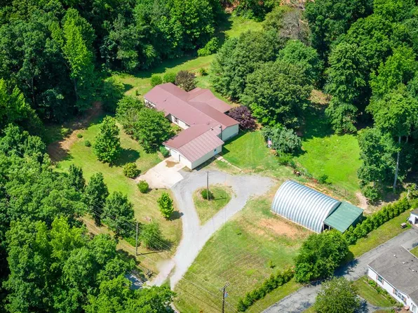 1220 Old McKenzie Hwy, Paris, TN 38242