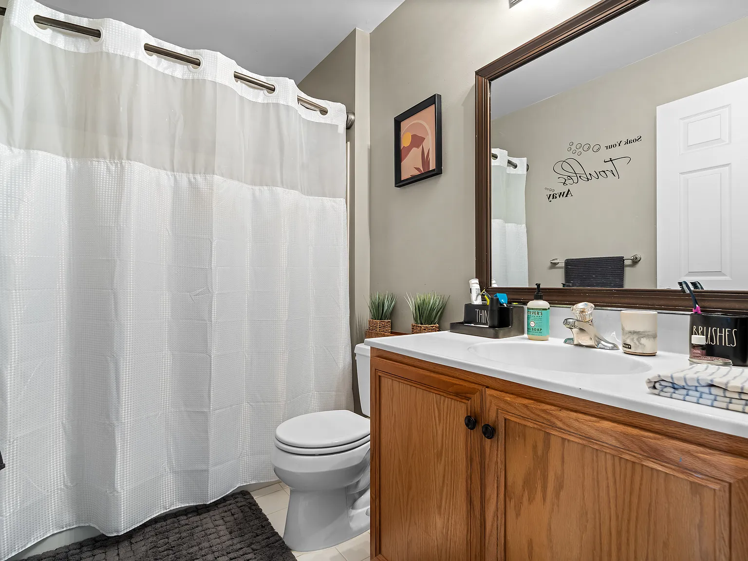 3 bed, 2.5 bath, 1800 sqft, $2,500 — Photo 3