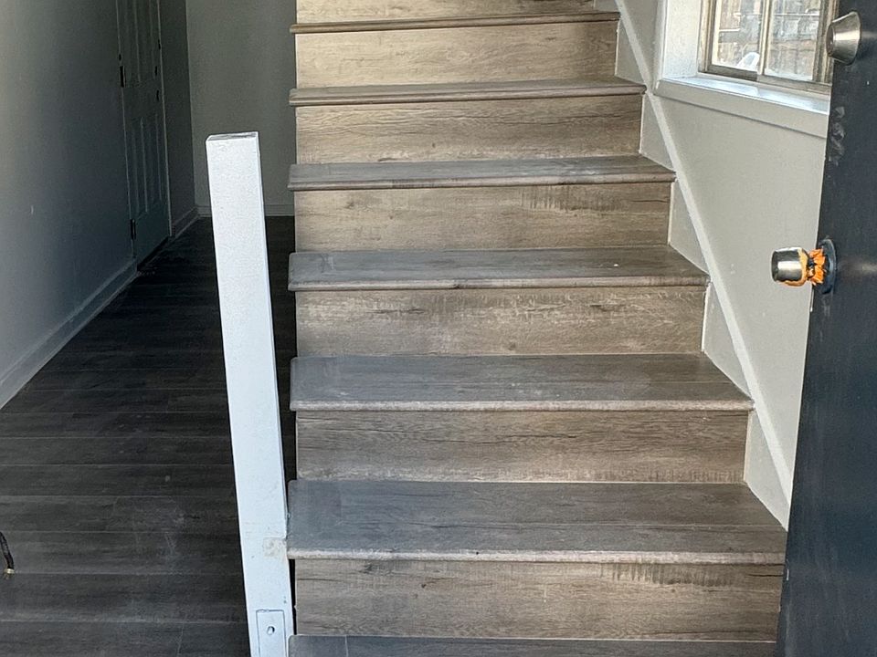 1st image of 525 N Kenmore Ave #527-1/2
