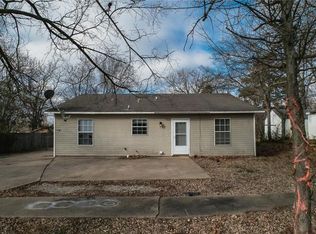 353 S Stone Bridge Rd, Fayetteville, AR 72701